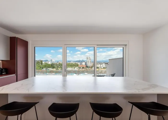 Modern Three-bedroom Masarykova With Private Parking *