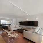 Modern Three-bedroom Masarykova With Private Parking Апартаменти *