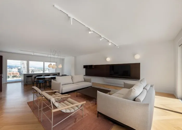 Modern Three-bedroom Masarykova With Private Parking Apartment *