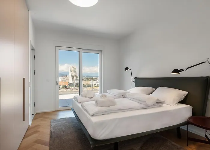 Modern Three-bedroom Masarykova With Private Parking Appartamento *