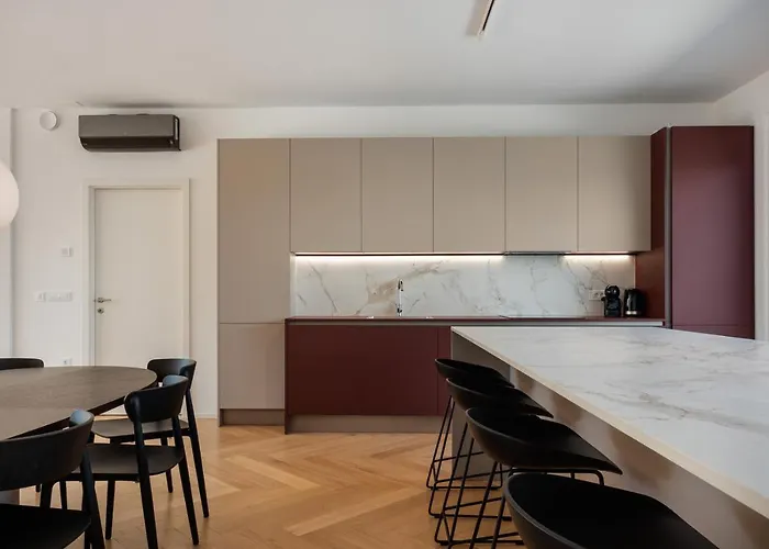 Modern Three-bedroom Masarykova With Private Parking Appartamento Lubiana