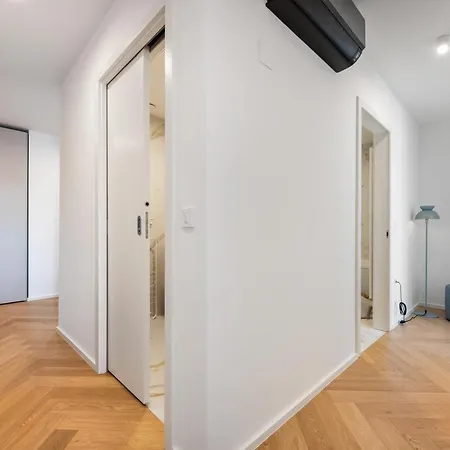 Modern Three-bedroom Masarykova With Private Parking Apartma *